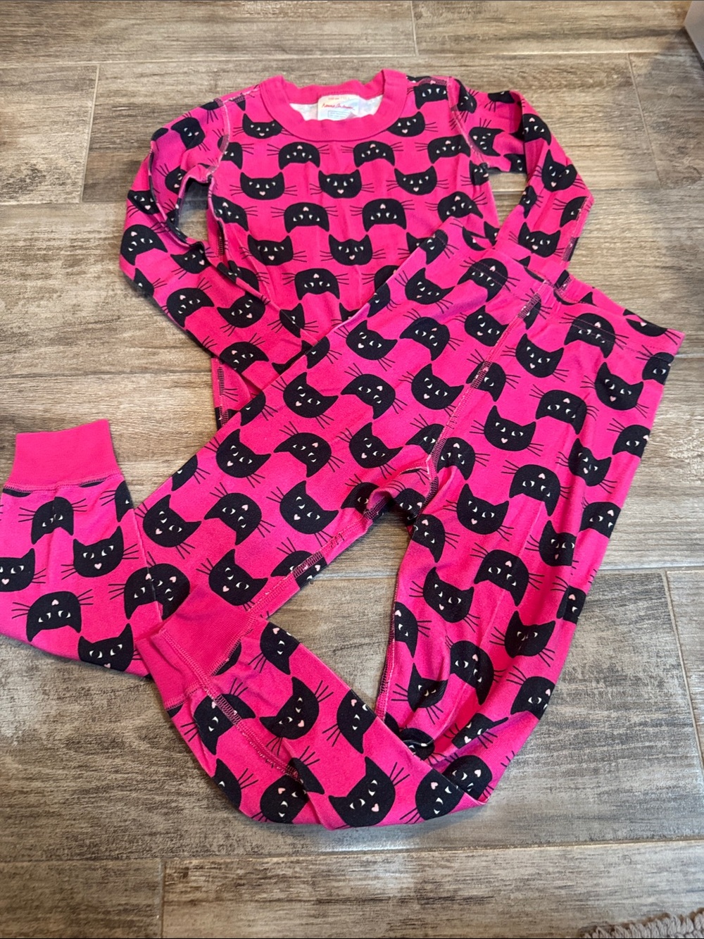 Hanna Andersson Hot Pink Pajama Set with Black Cat Print